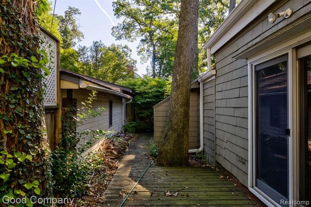 19 Oakdale Boulevard, Pleasant Ridge, MI 48069