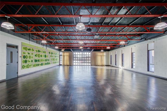 19 Oakdale Boulevard, Pleasant Ridge, MI 48069