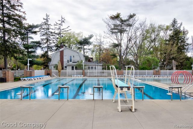 19 Oakdale Boulevard, Pleasant Ridge, MI 48069