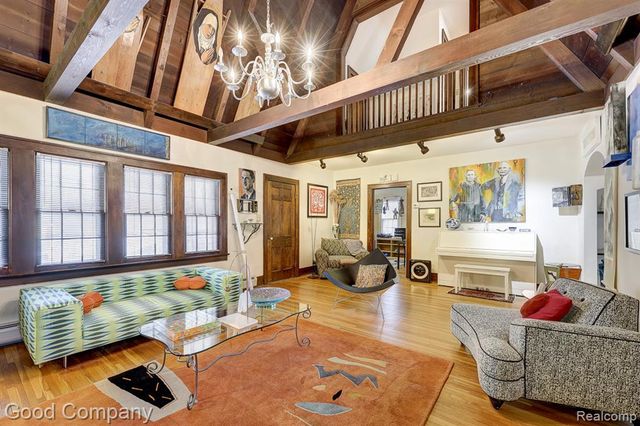 19 Oakdale Boulevard, Pleasant Ridge, MI 48069