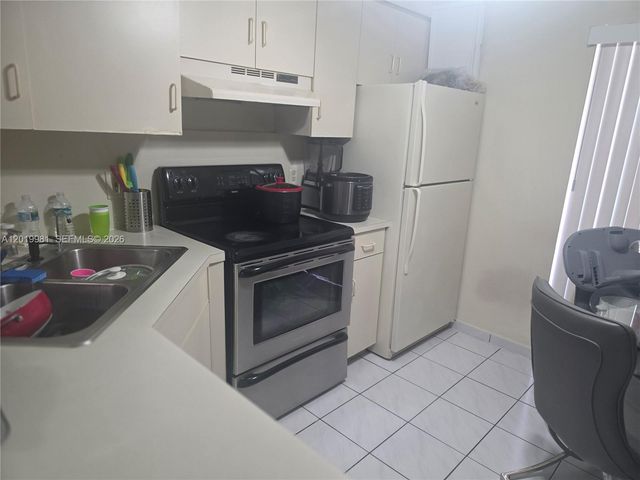 5500 W 21st Ct 306, Hialeah, FL 33016