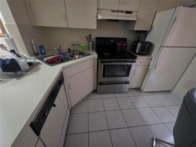 5500 W 21st Ct 306, Hialeah, FL 33016