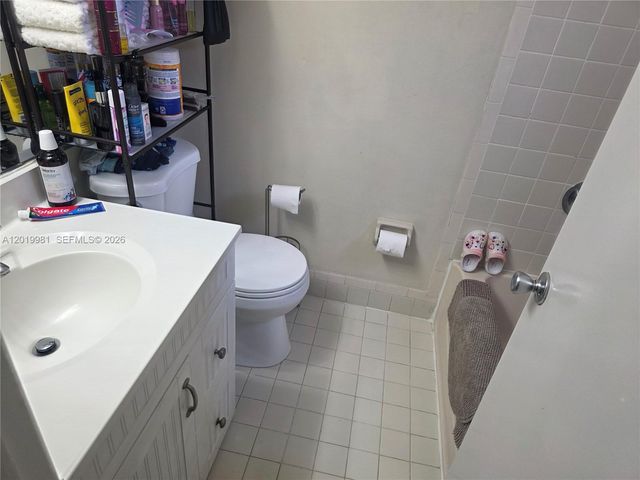 5500 W 21st Ct 306, Hialeah, FL 33016