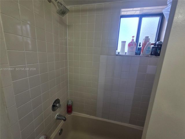 5500 W 21st Ct 306, Hialeah, FL 33016