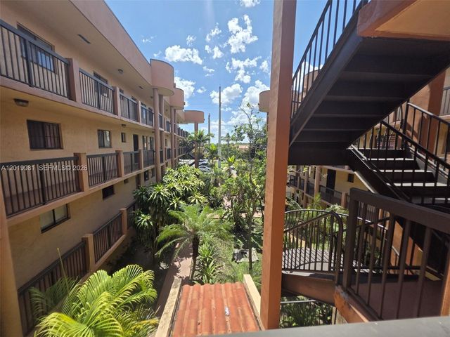 5500 W 21st Ct 306, Hialeah, FL 33016
