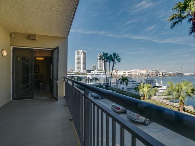 600 GARRISON COVE LANE 2B, Tampa, FL 33602