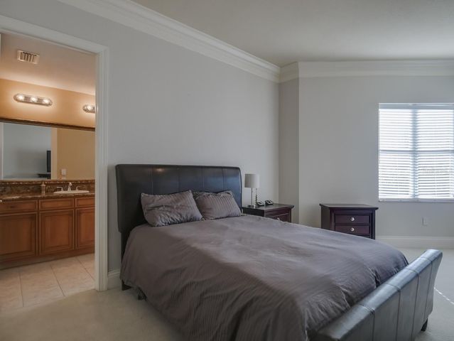 600 GARRISON COVE LANE 2B, Tampa, FL 33602