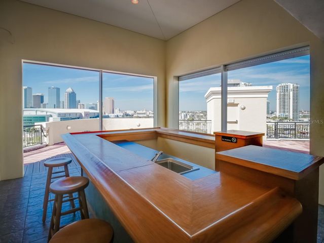 600 GARRISON COVE LANE 2B, Tampa, FL 33602