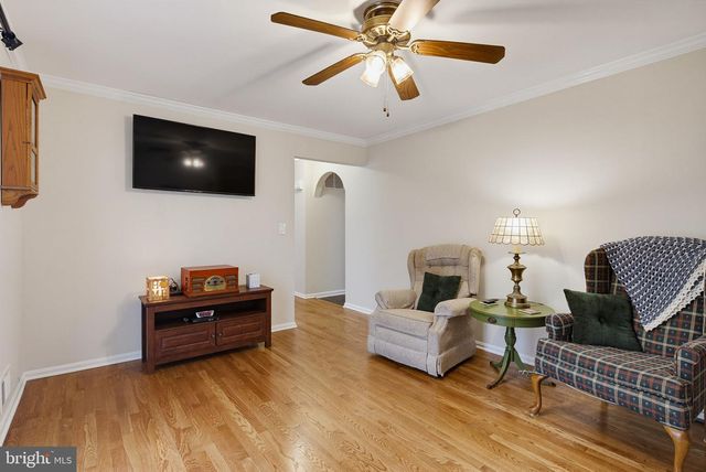 28720 GREENBERRY DR, Gaithersburg, MD 20882