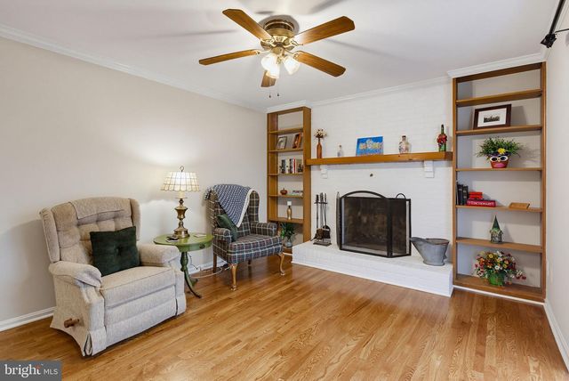 28720 GREENBERRY DR, Gaithersburg, MD 20882