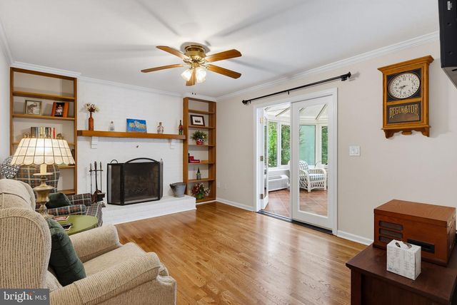 28720 GREENBERRY DR, Gaithersburg, MD 20882