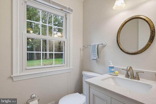 28720 GREENBERRY DR, Gaithersburg, MD 20882