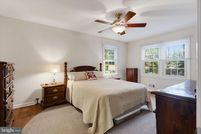 28720 GREENBERRY DR, Gaithersburg, MD 20882