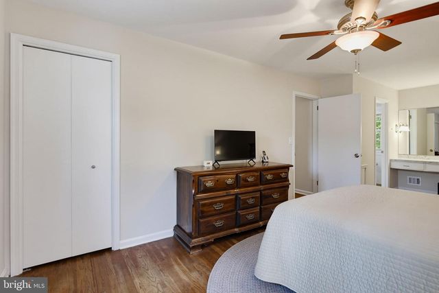 28720 GREENBERRY DR, Gaithersburg, MD 20882
