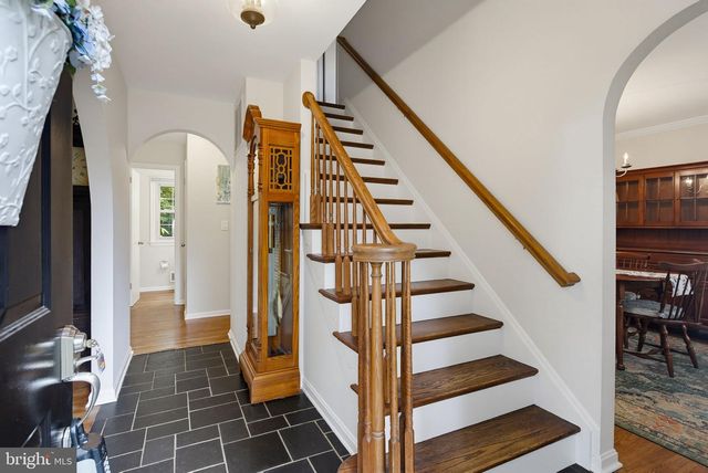 28720 GREENBERRY DR, Gaithersburg, MD 20882
