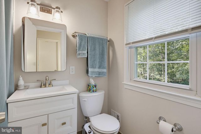 28720 GREENBERRY DR, Gaithersburg, MD 20882