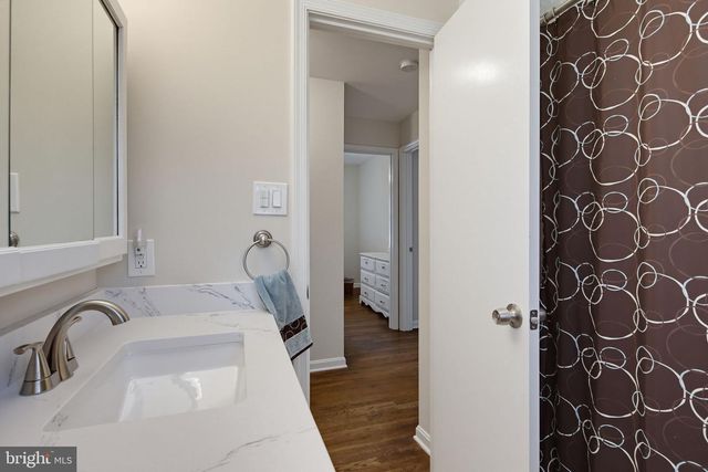 28720 GREENBERRY DR, Gaithersburg, MD 20882