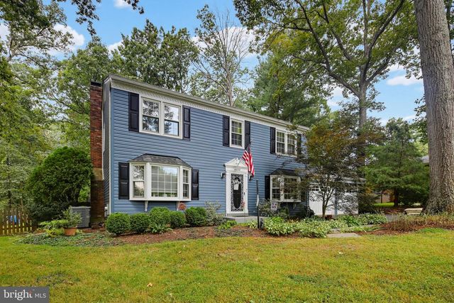 28720 GREENBERRY DR, Gaithersburg, MD 20882