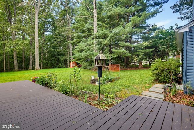 28720 GREENBERRY DR, Gaithersburg, MD 20882