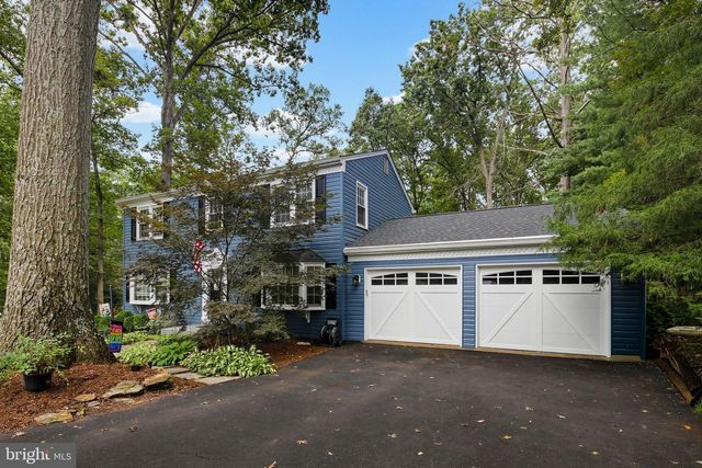 28720 GREENBERRY DR, Gaithersburg, MD 20882