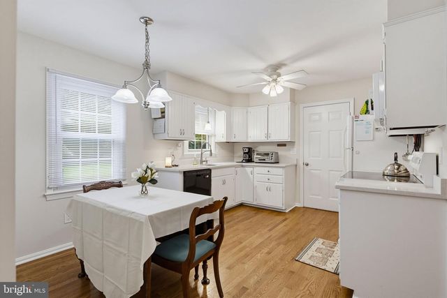 28720 GREENBERRY DR, Gaithersburg, MD 20882