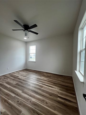 309 E Pine Street, Jacksboro, TX 76458