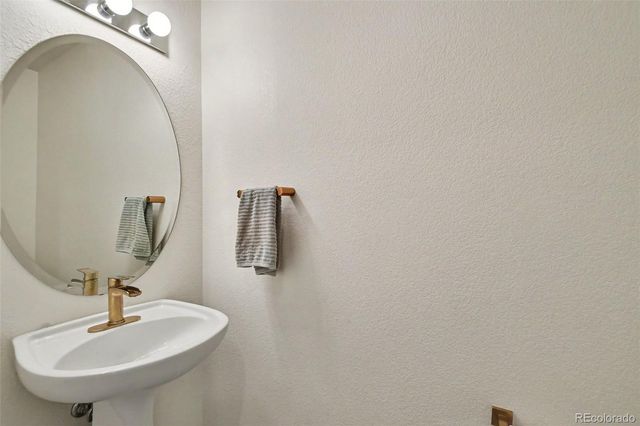 1601 Great Western Drive Q4, Longmont, CO 80501