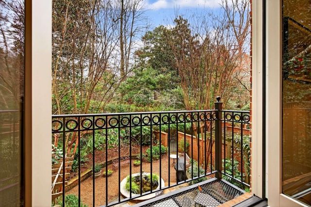 78 Lindbergh Drive NE 100, Atlanta, GA 30305