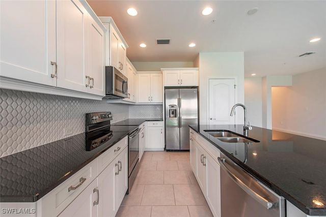 6972 Avalon CIR 1007, Naples, FL 34112