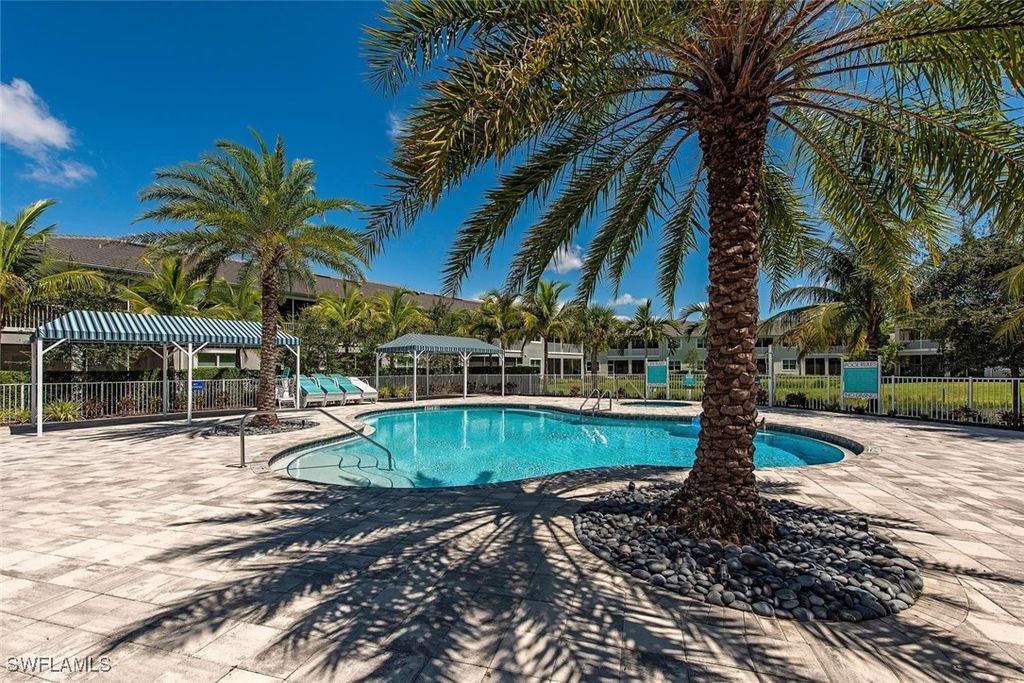 6972 Avalon CIR 1007, Naples, FL 34112