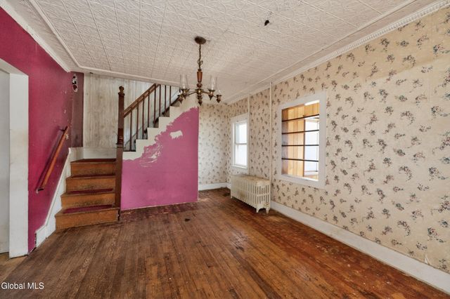 471 7th Avenue, Troy, NY 12182