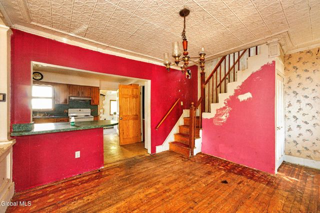 471 7th Avenue, Troy, NY 12182