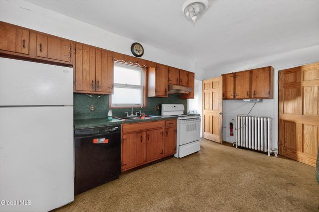 471 7th Avenue, Troy, NY 12182