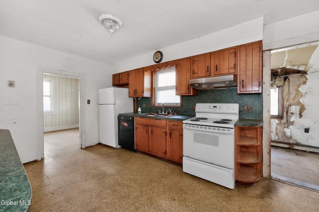 471 7th Avenue, Troy, NY 12182