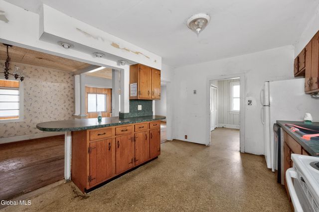 471 7th Avenue, Troy, NY 12182