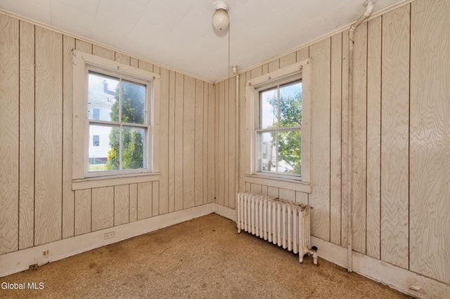 471 7th Avenue, Troy, NY 12182