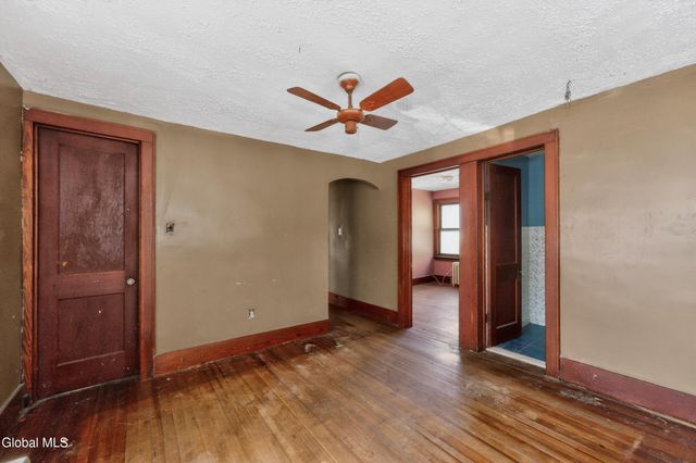 471 7th Avenue, Troy, NY 12182
