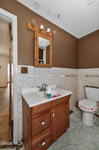 471 7th Avenue, Troy, NY 12182