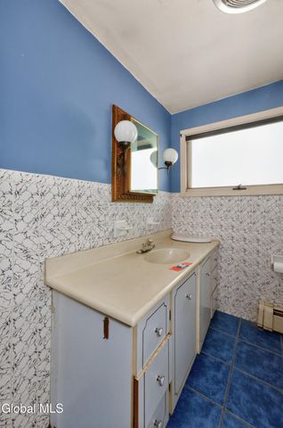 471 7th Avenue, Troy, NY 12182