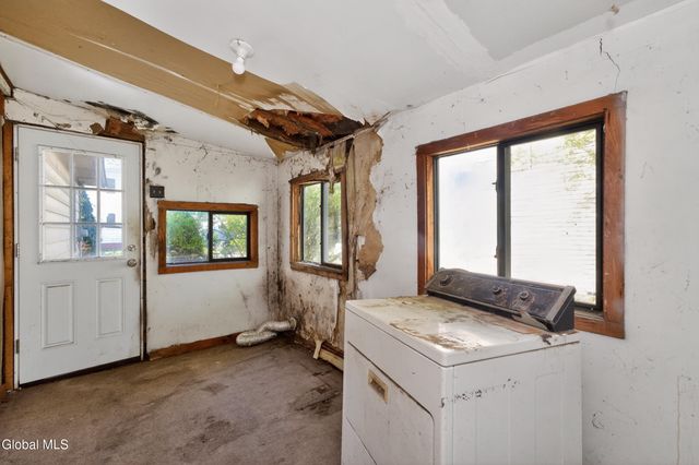 471 7th Avenue, Troy, NY 12182