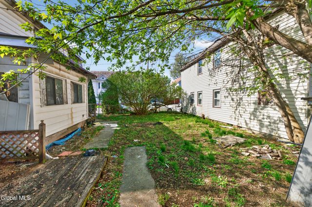 471 7th Avenue, Troy, NY 12182