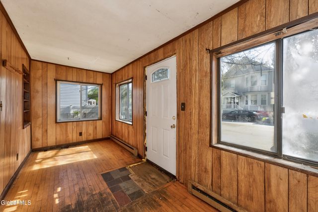 471 7th Avenue, Troy, NY 12182