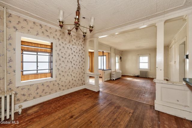 471 7th Avenue, Troy, NY 12182