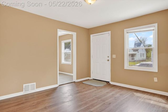 9160 Winthrop Street, Detroit, MI 48228