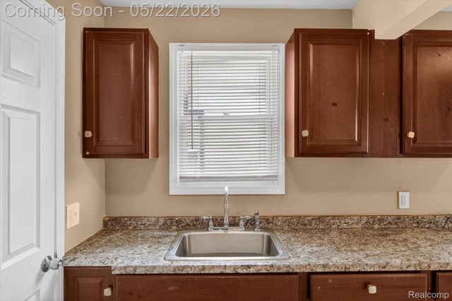 9160 Winthrop Street, Detroit, MI 48228