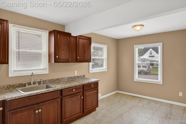 9160 Winthrop Street, Detroit, MI 48228