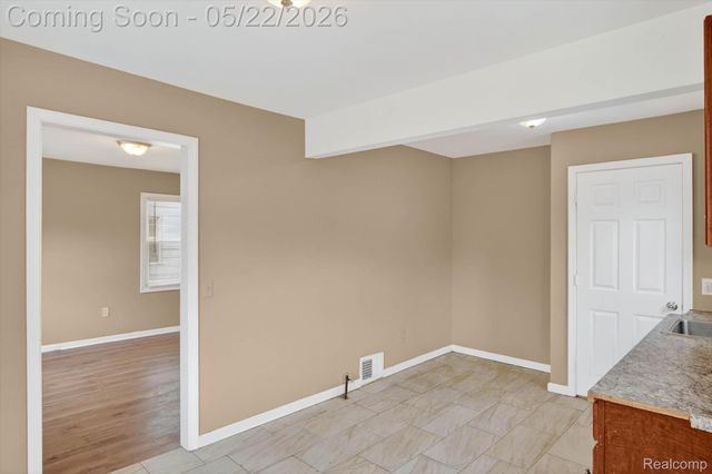 9160 Winthrop Street, Detroit, MI 48228
