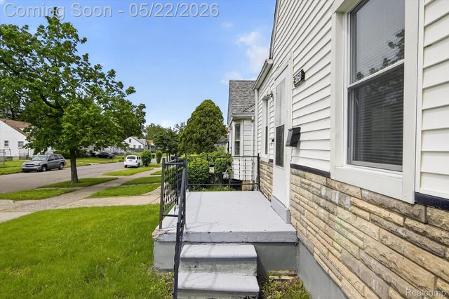 9160 Winthrop Street, Detroit, MI 48228