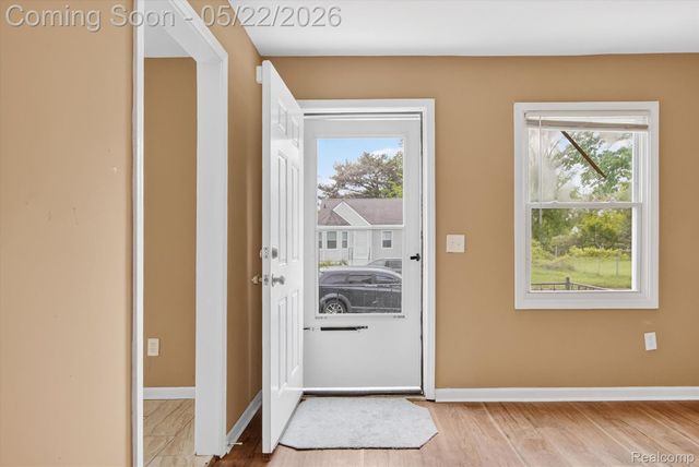 9160 Winthrop Street, Detroit, MI 48228