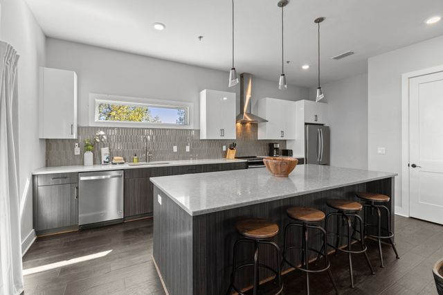 1224 2nd Ave S Apt 302, Nashville, TN 37210